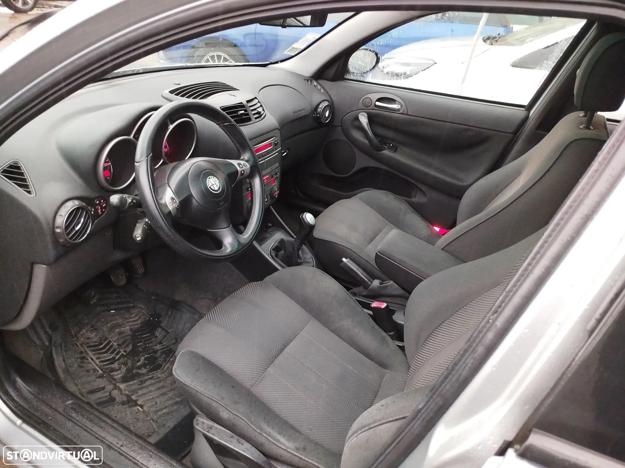 Alfa Romeo 147 1.6 TS Distinctive - 9
