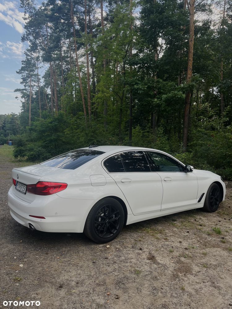 BMW Seria 5 530i xDrive Sport Line - 3