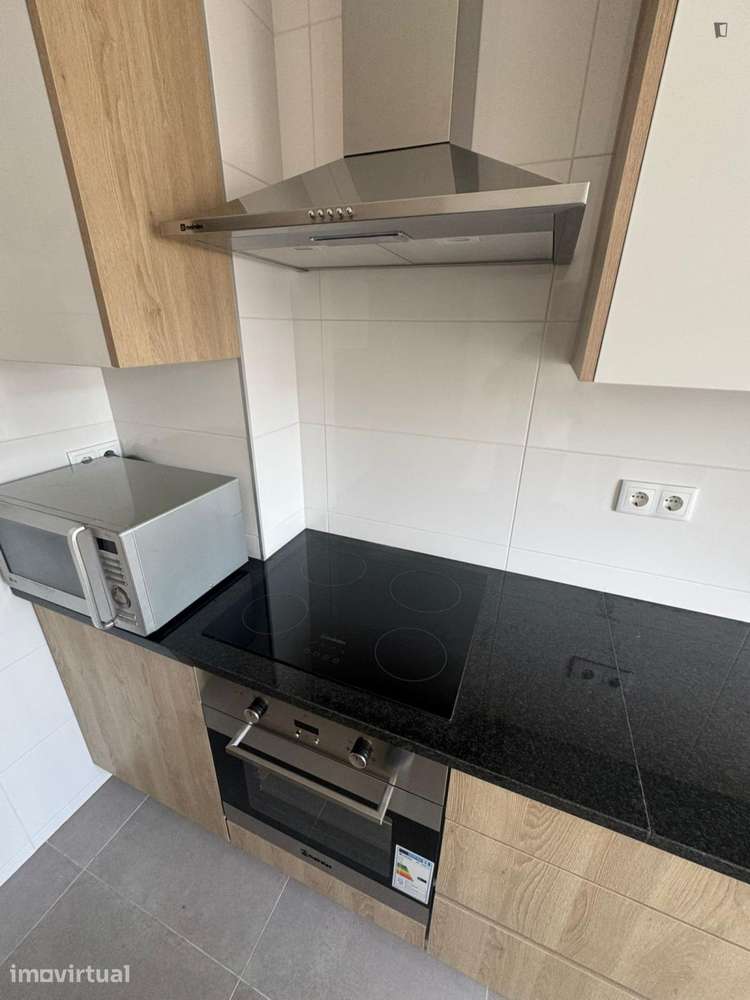 Quarto - localizado em Amadora Lisbon - Grande imagem: 3/6