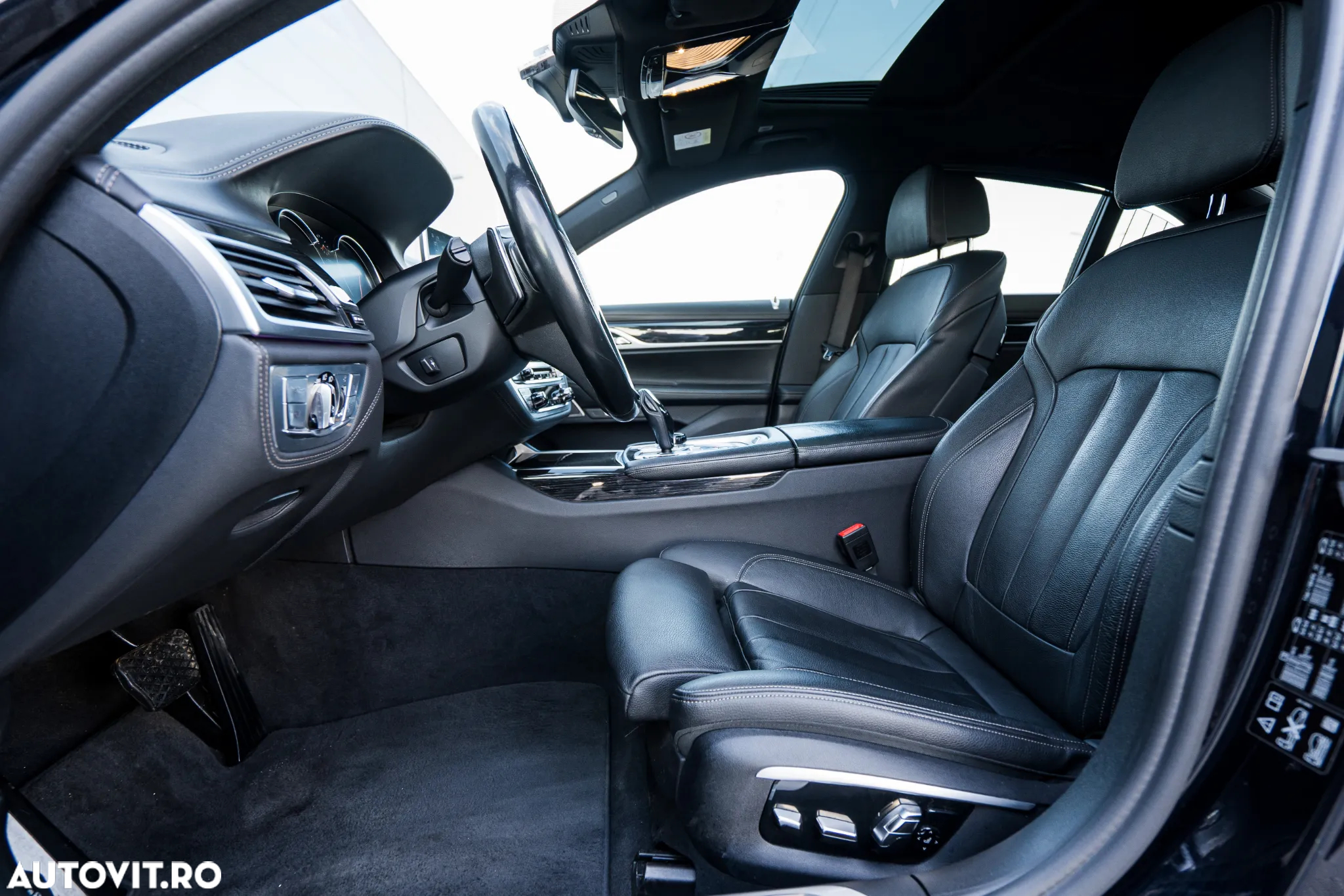 BMW Seria 7 740d xDrive - 34