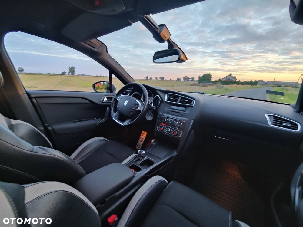 Citroën DS4 1.6 e-HDi SoChic MCP - 12
