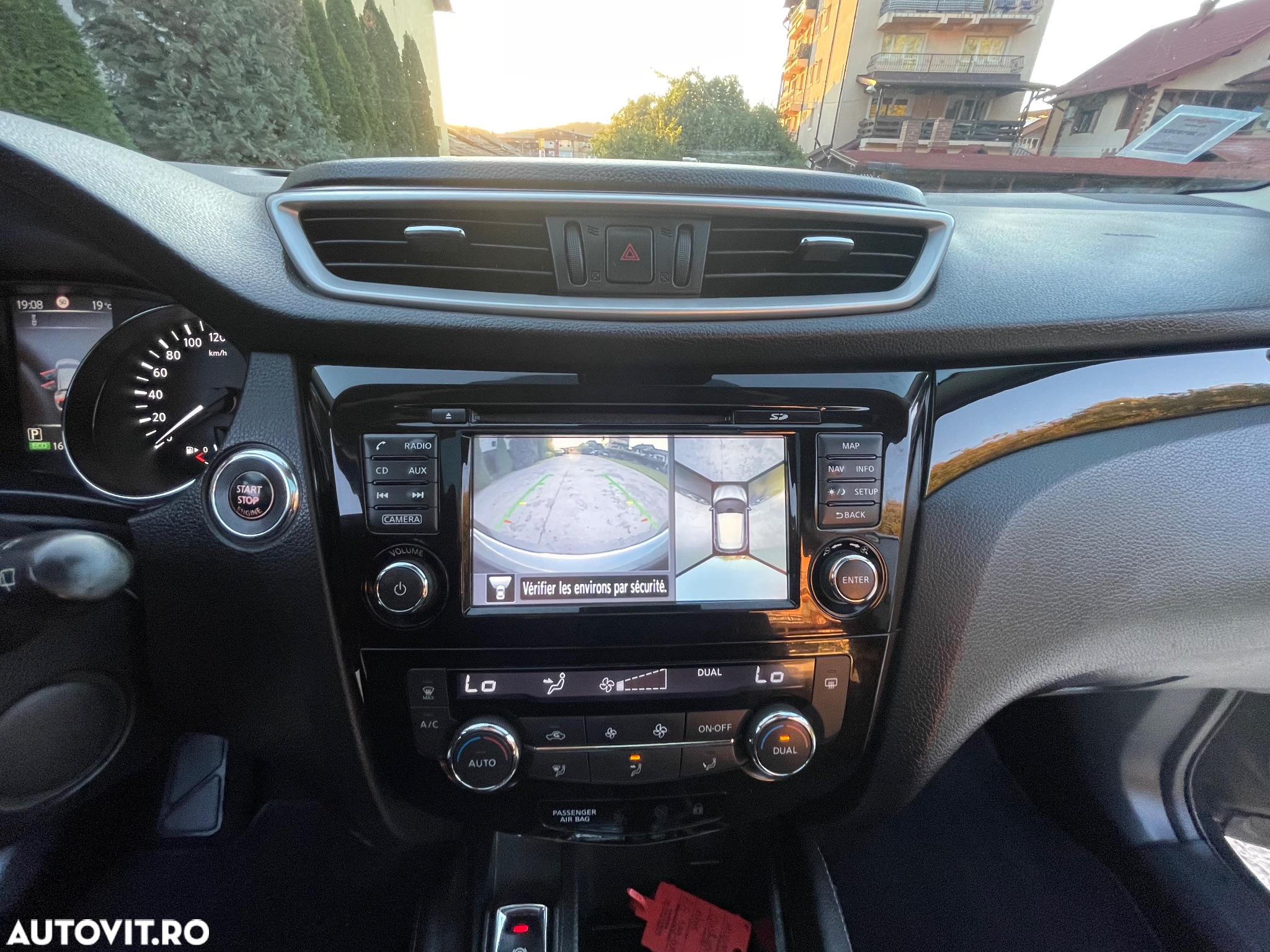 Nissan Qashqai 1.6 DCI Start/Stop X-TRONIC Tekna - 20
