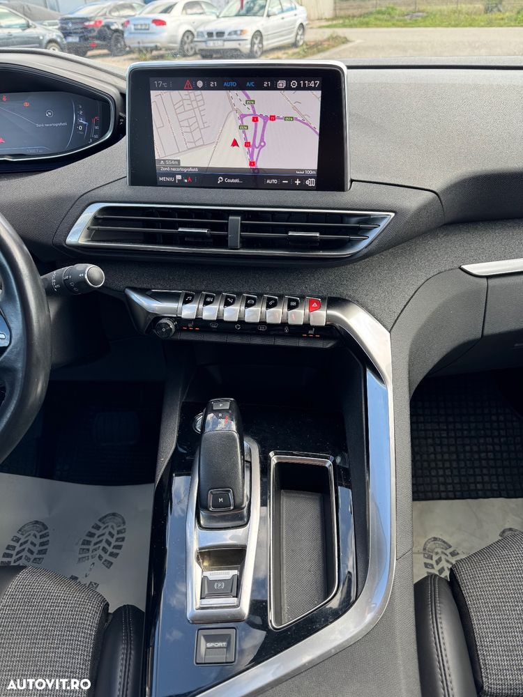 Peugeot 3008 1.2 PureTech Turbo S&S EAT6 Allure - 13