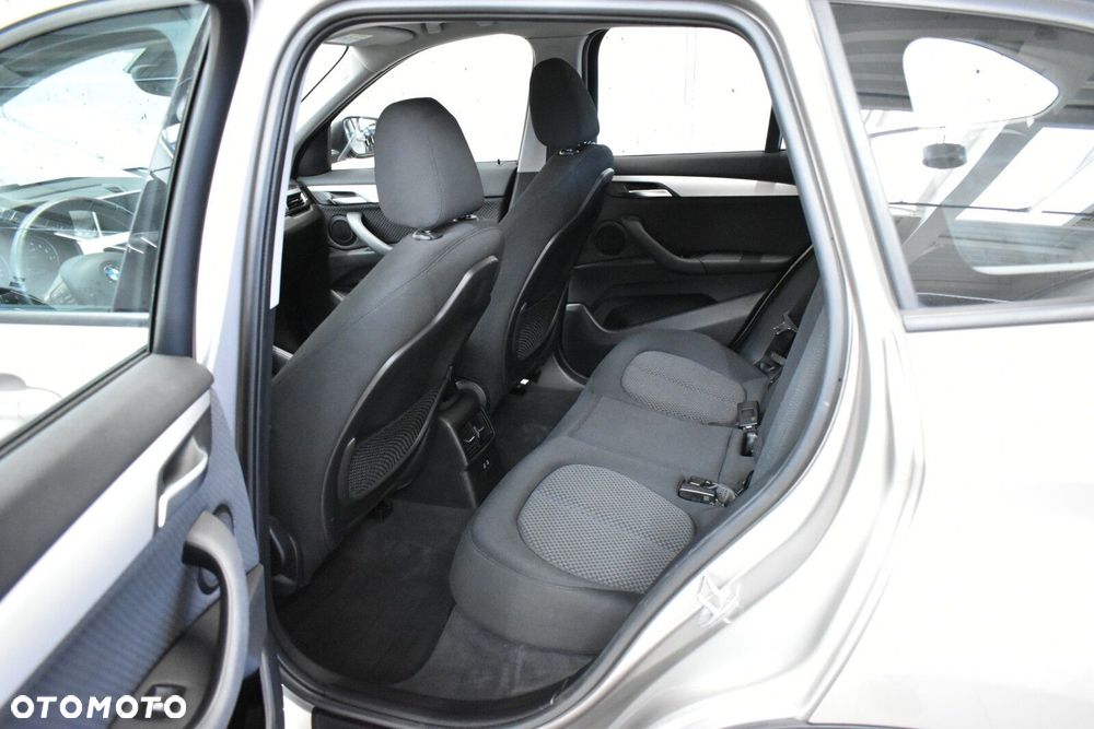 BMW X1 sDrive18i Advantage - 20