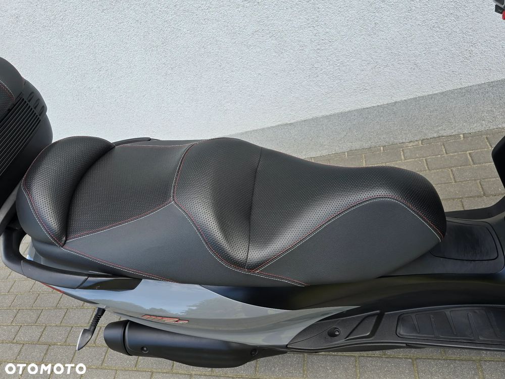 Piaggio MP-3 - 6