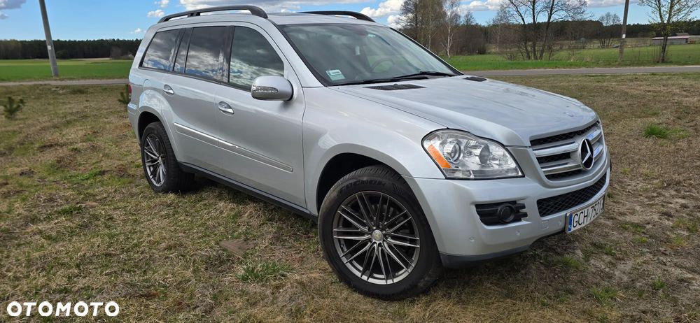 Mercedes-Benz GL 450 - 1