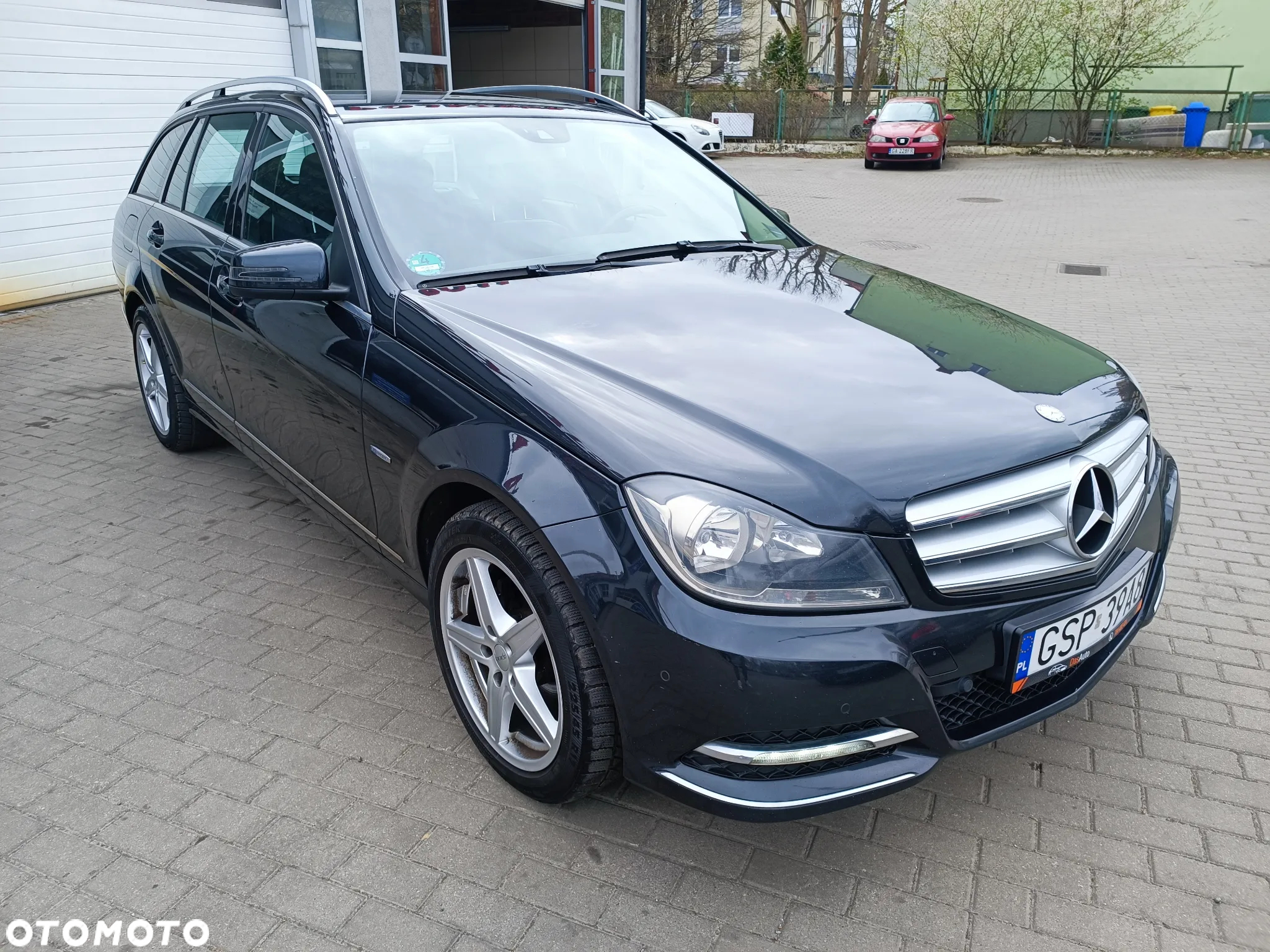 Mercedes-Benz Klasa C 180 CGI BlueEff Avantgarde - 10