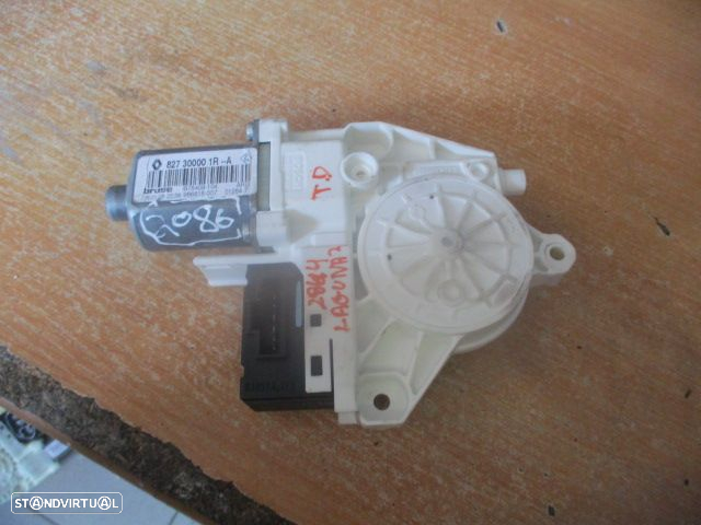 Motor Elevador Vidro 827300001RA RENAULT LAGUNA 3 2008 2.0DCI 130CV 5P  CINZA TD RENAULT LAGUNA 3 2009 1.5DCI 110CV 5P PRETO T DRT - 5