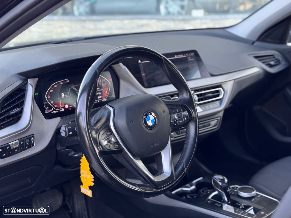 BMW 116 d Aut. Sport Line - 7