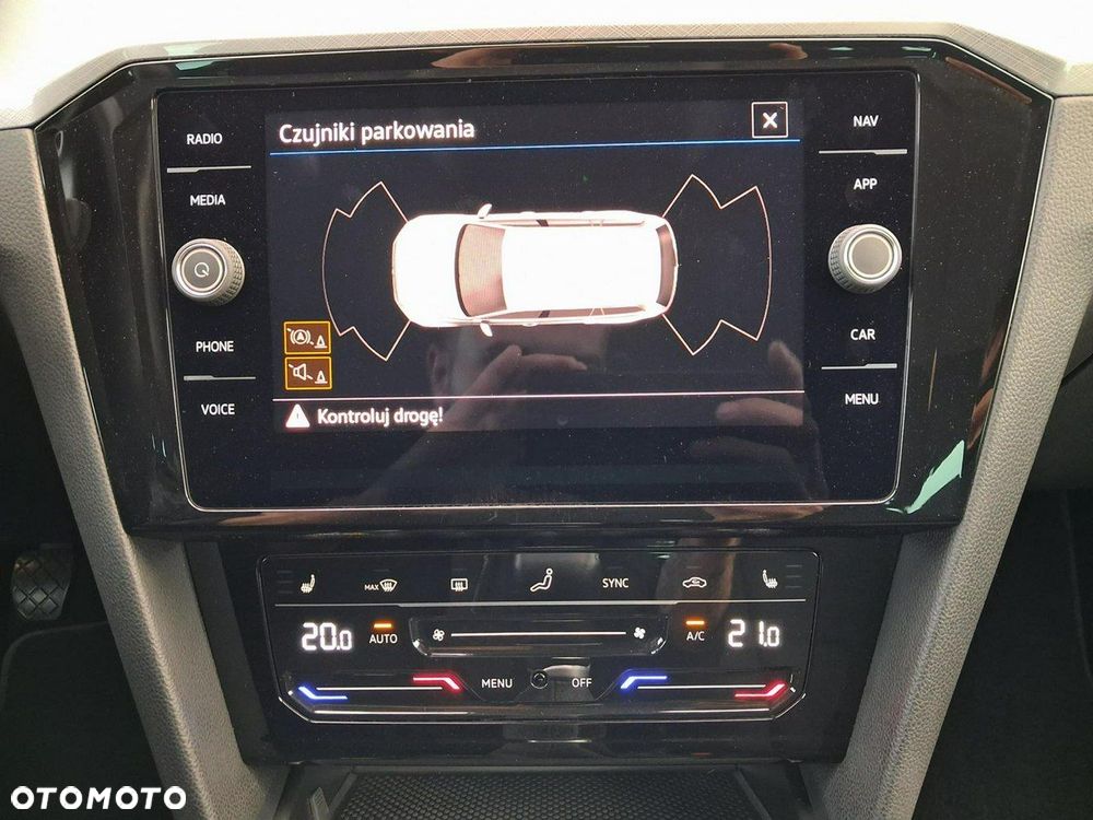Volkswagen Passat - 24
