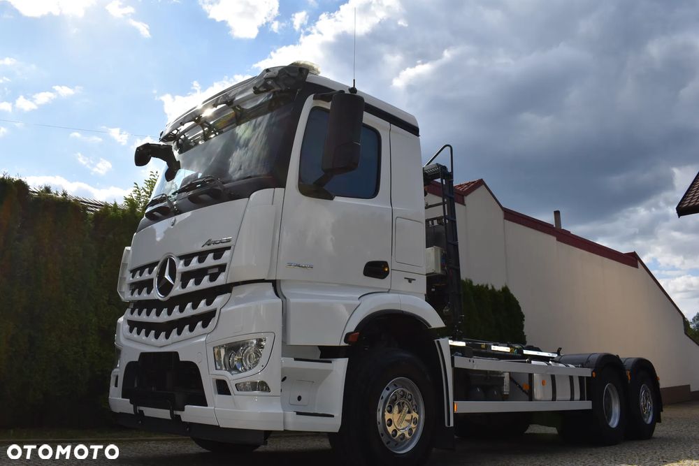 Mercedes-Benz arocs