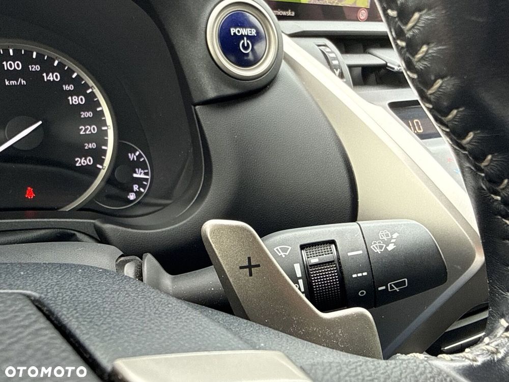 Lexus NX 300h Business Edition AWD - 16