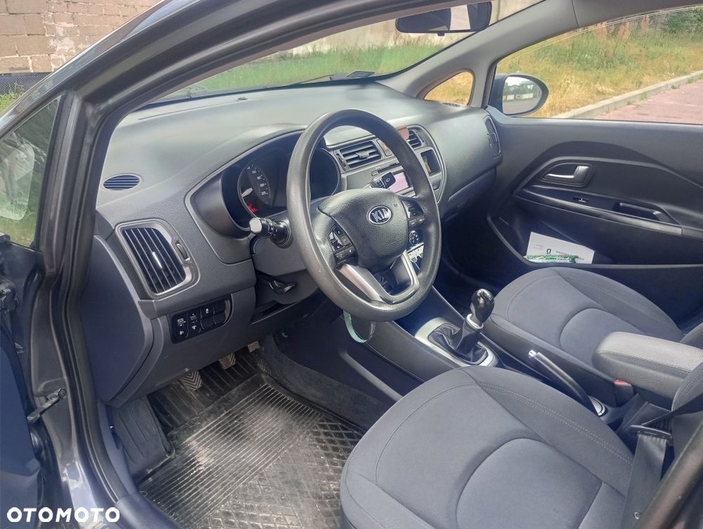 Kia Rio - 7