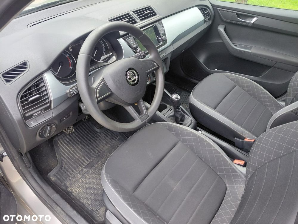Skoda Fabia - 6