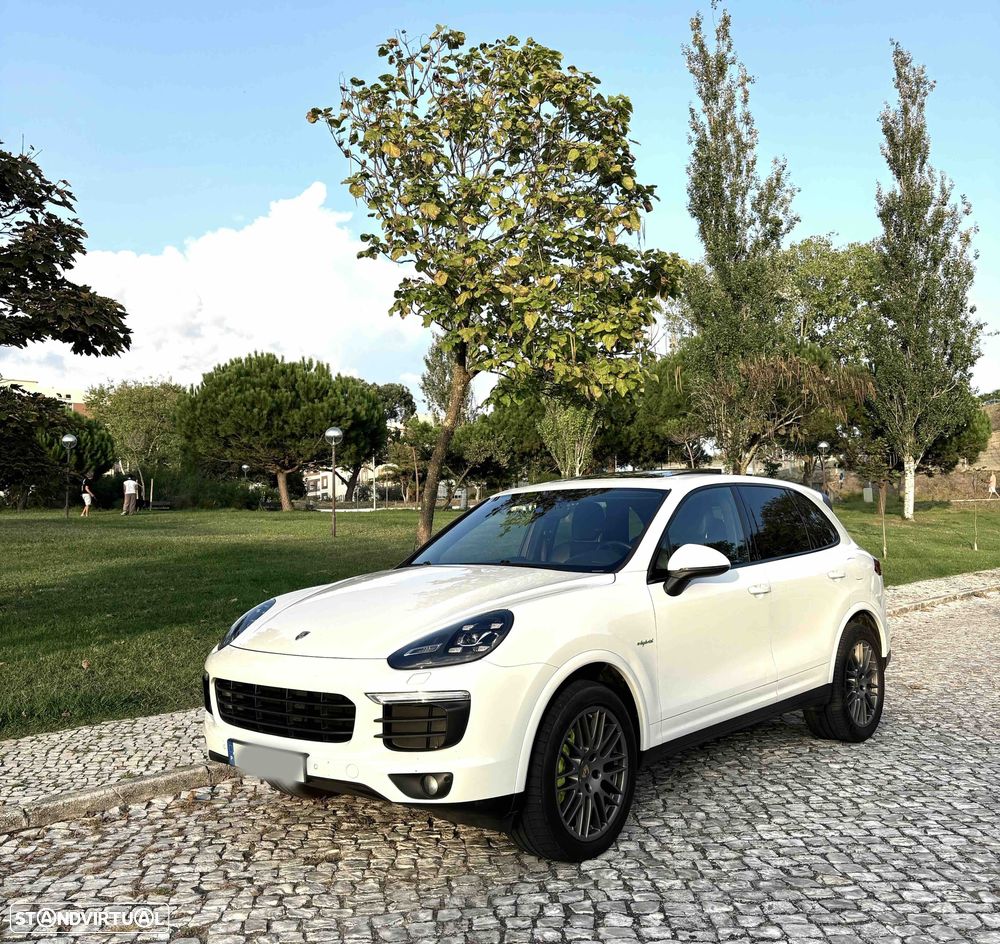 Porsche Cayenne S E-Hybrid - 2