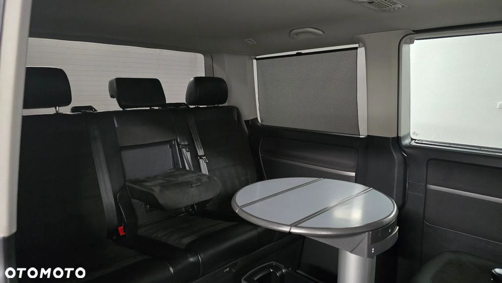 Volkswagen Multivan - 11