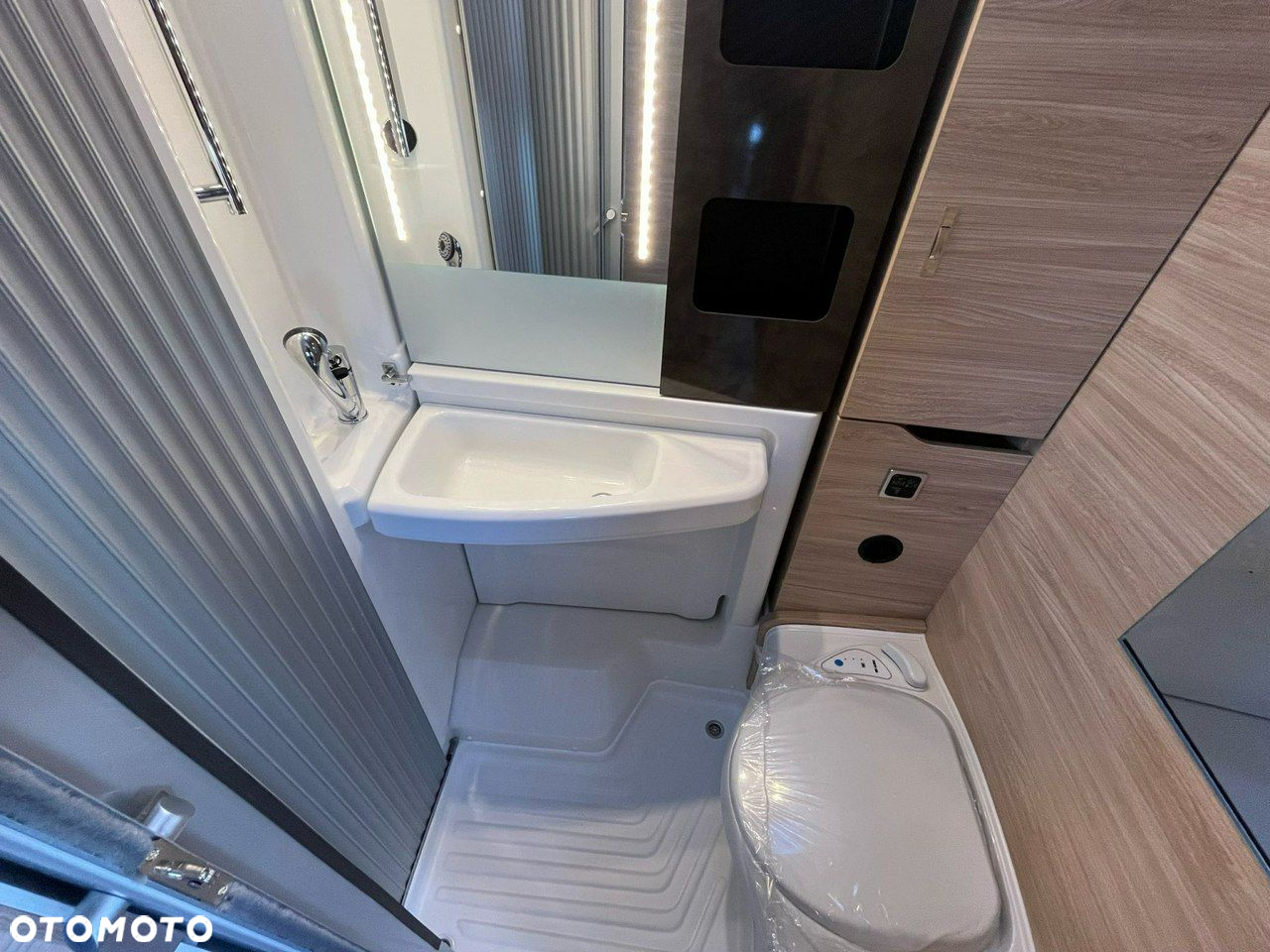 KNAUS VAN TI PLUS 650 MEG - 15