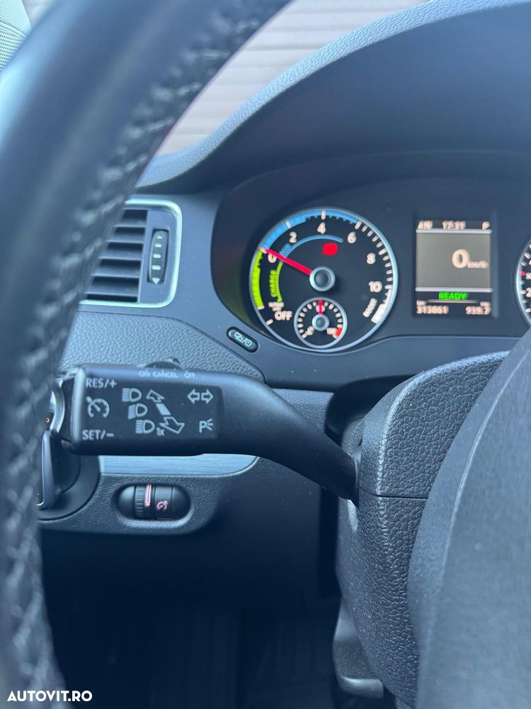 Volkswagen Jetta - 12