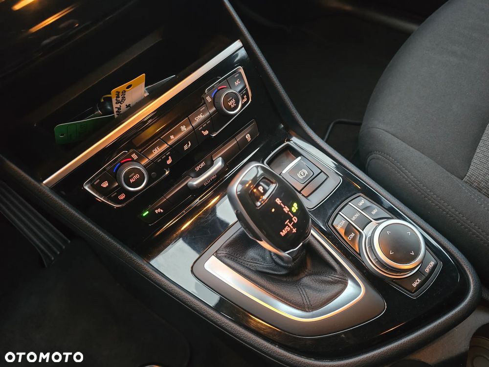 BMW Seria 2 218d GT - 21
