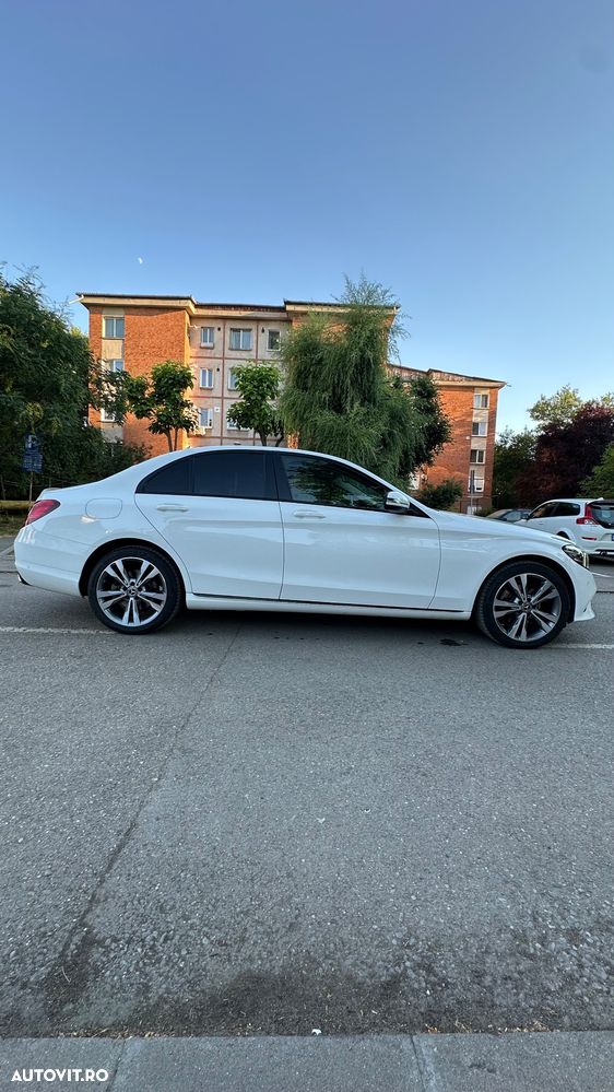 Mercedes-Benz C 220 d 4Matic T 9G-TRONIC Avantgarde - 5