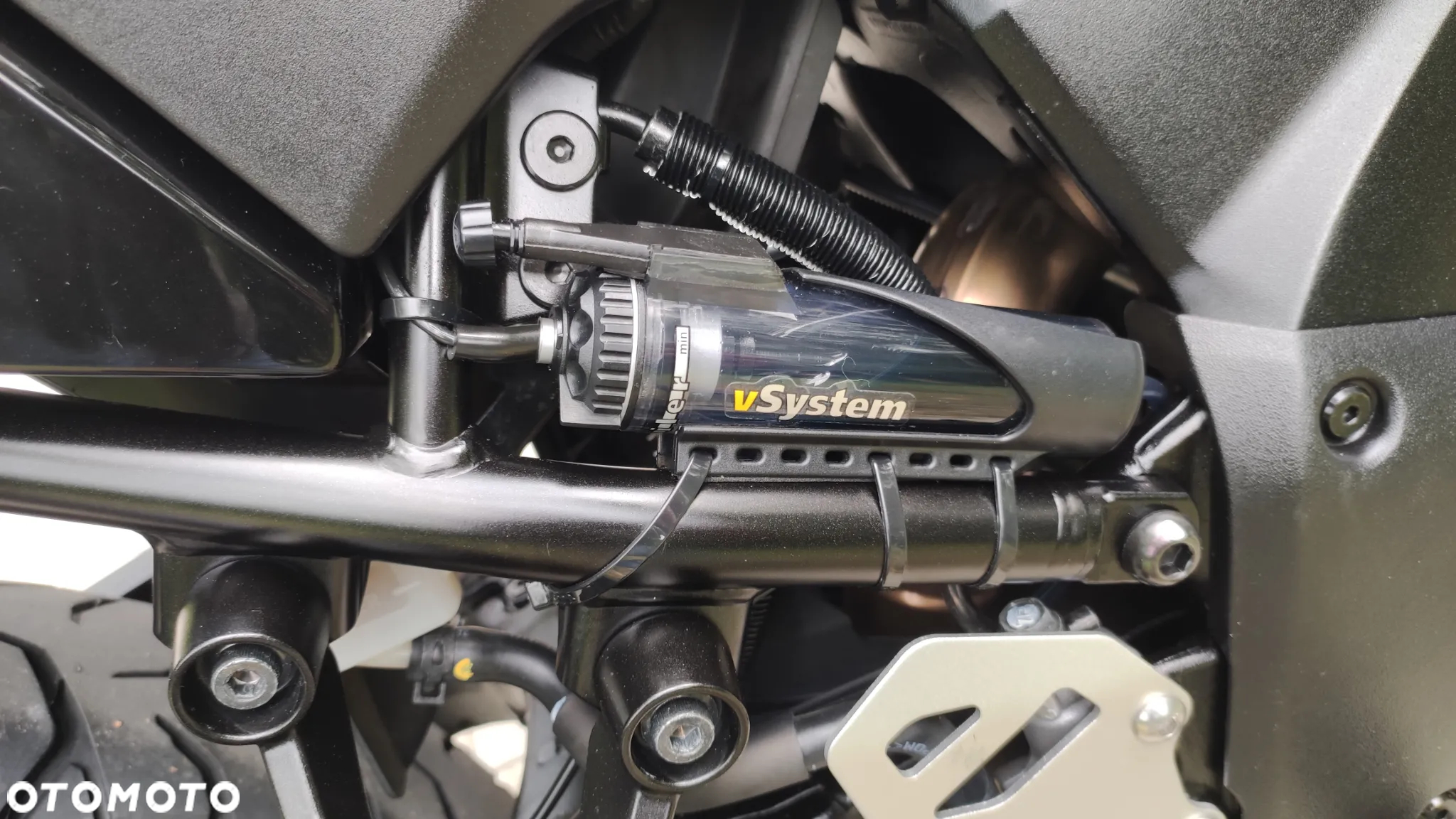 Suzuki V-STROM - 37
