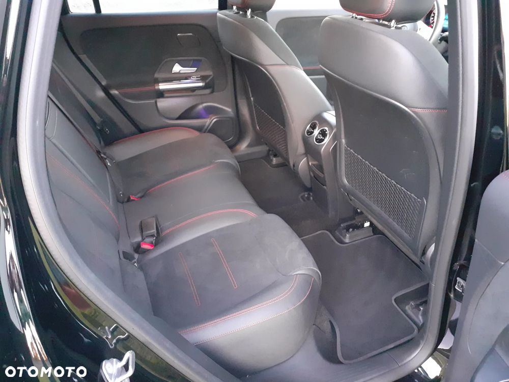 Mercedes-Benz EQA 300 66.5kWh 4-Matic AMG Line - 25