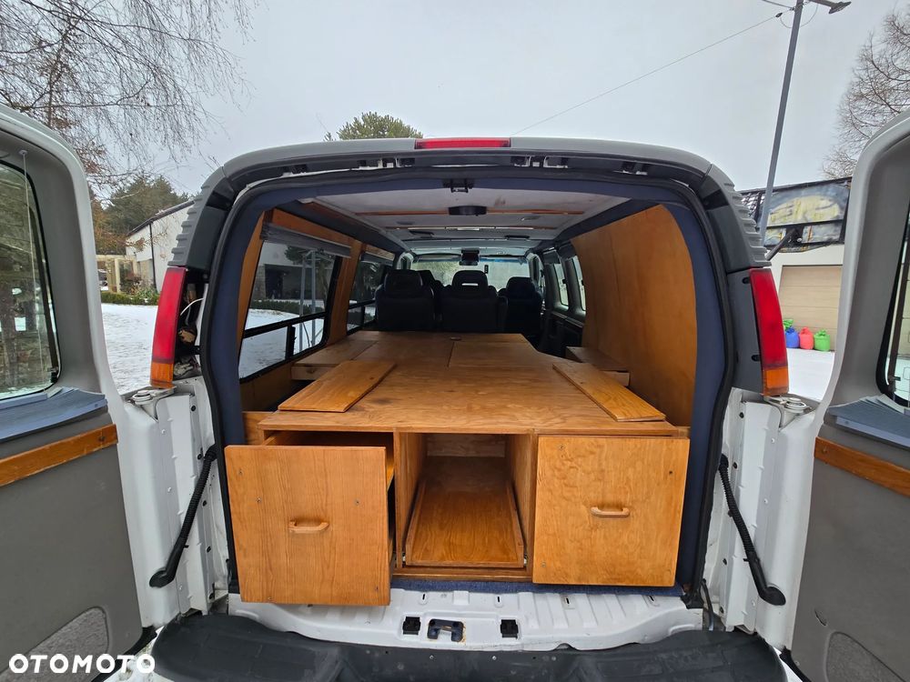 Chevrolet Chevy Van - 8