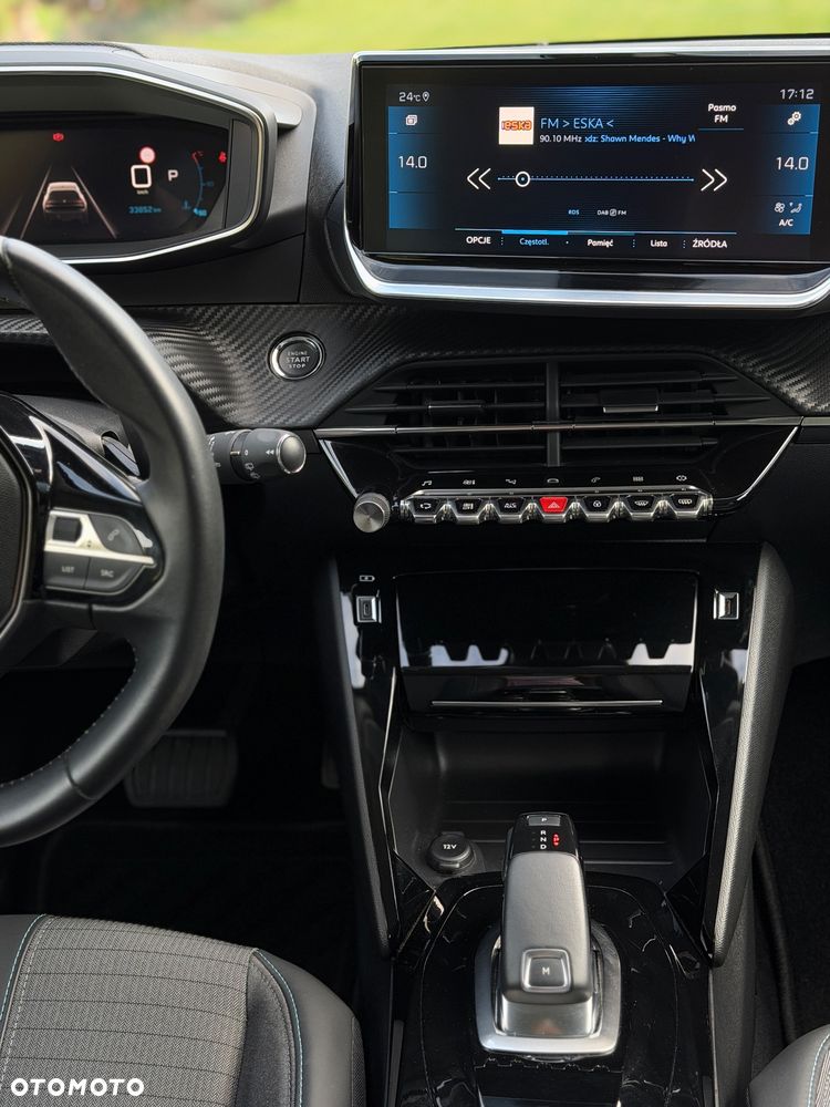 Peugeot 208 - 10