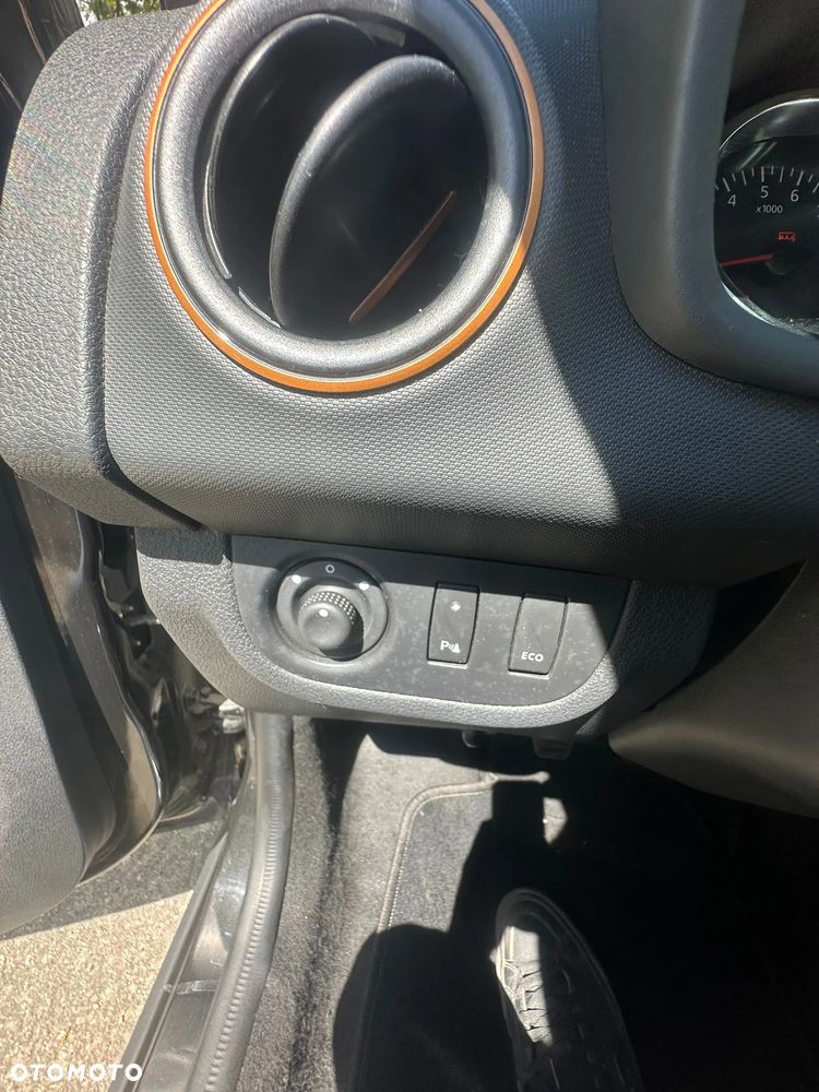 Dacia Logan TCe 90 S&S Stepway Celebration - 12