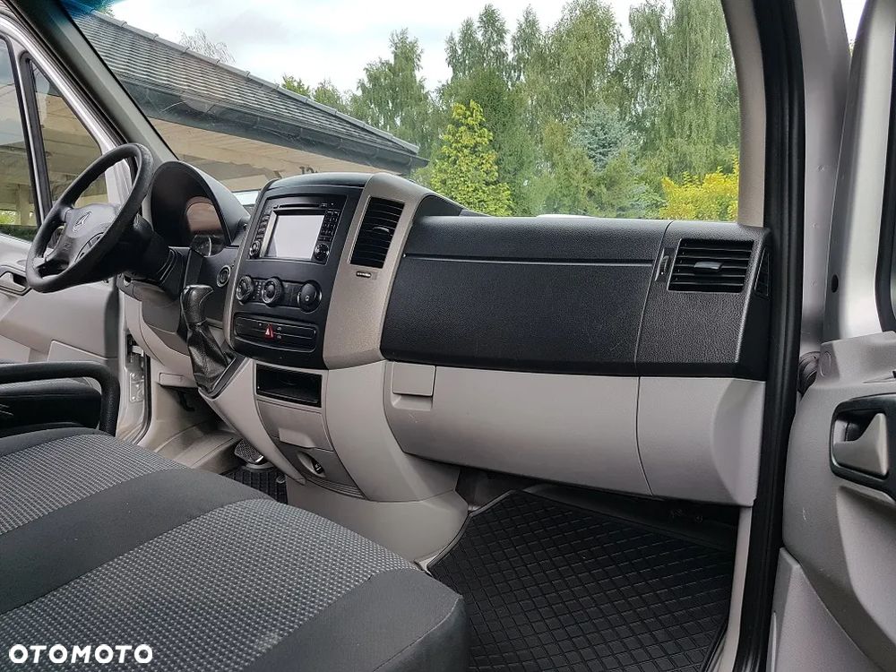 Mercedes-Benz Sprinter - 26