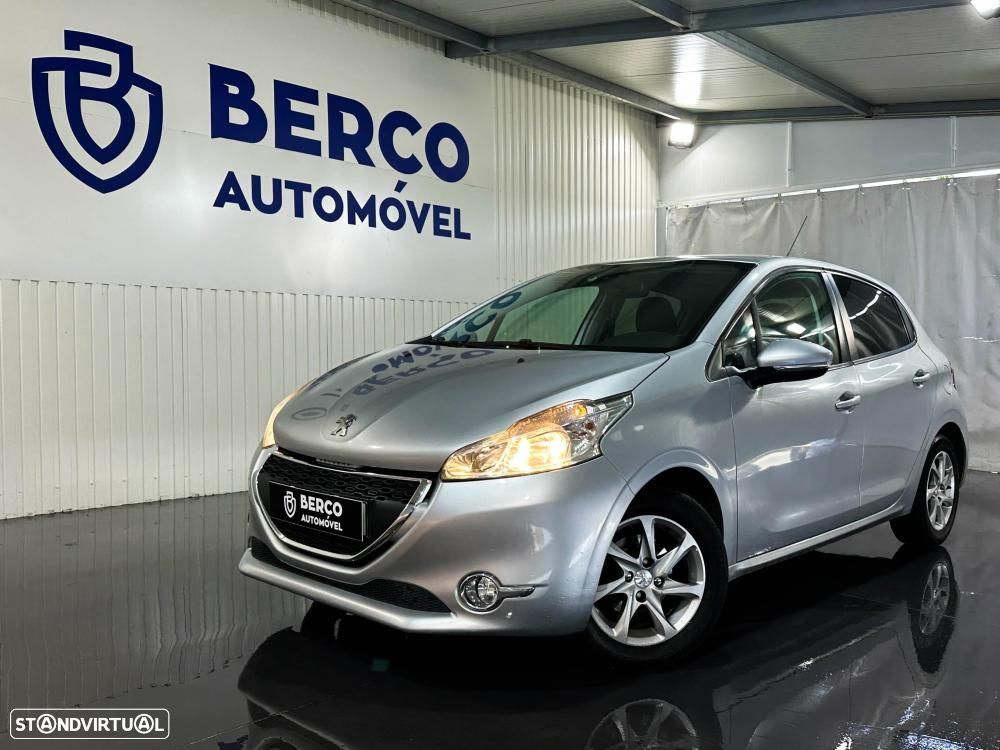 Peugeot 208 1.4 HDi Allure - 2