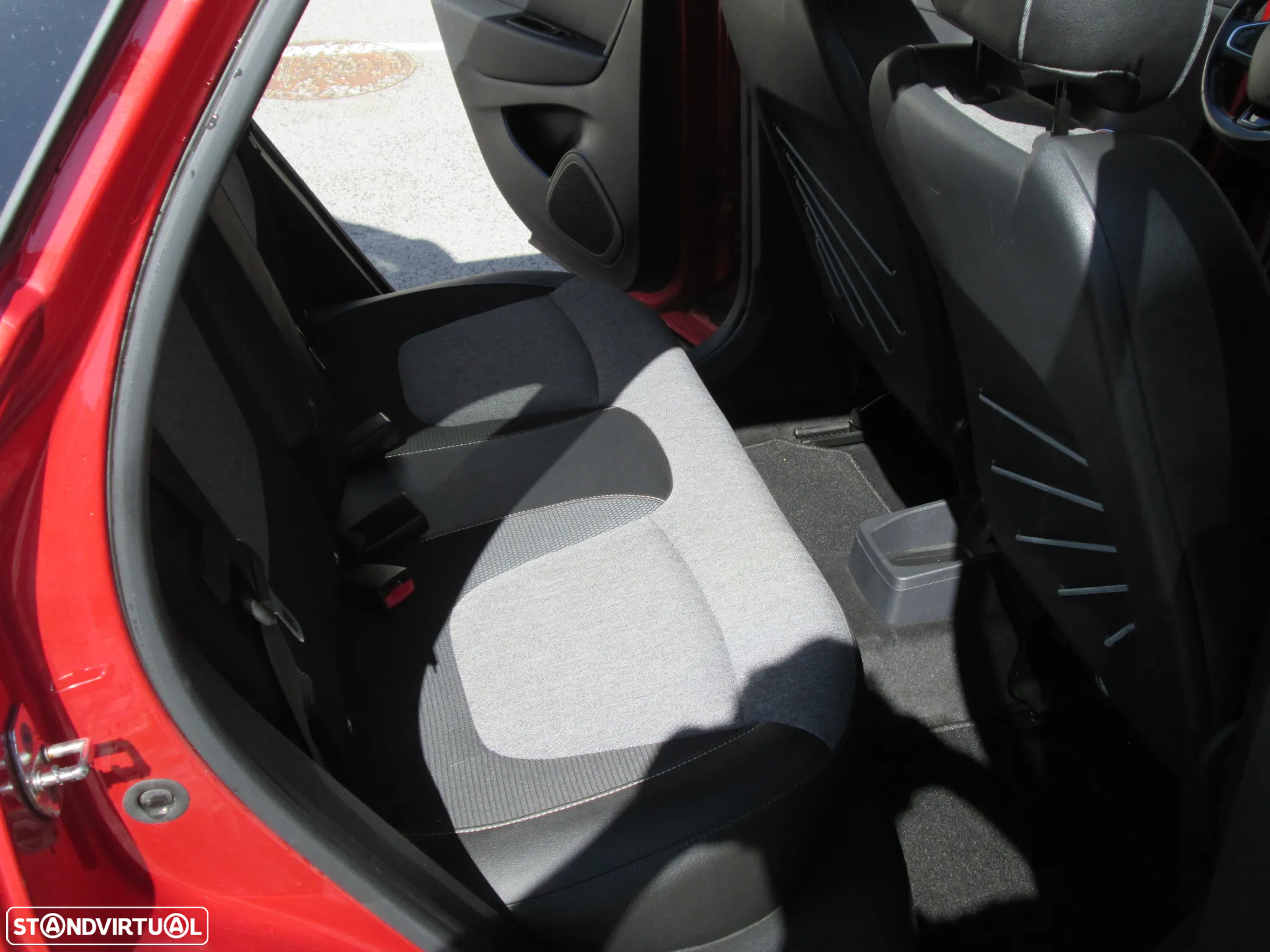 Renault Captur 1.5 dCi Exclusive EDC - 13