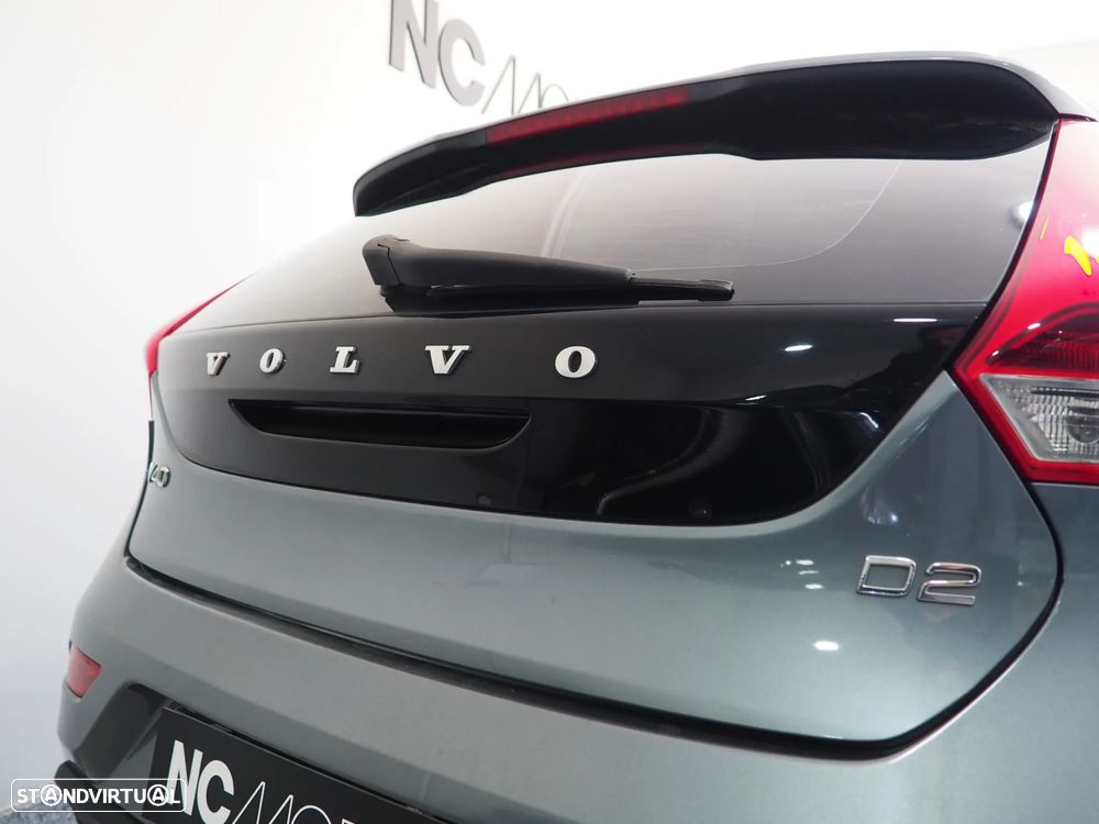 Volvo V40 1.6 D2 Momentum Eco - 11