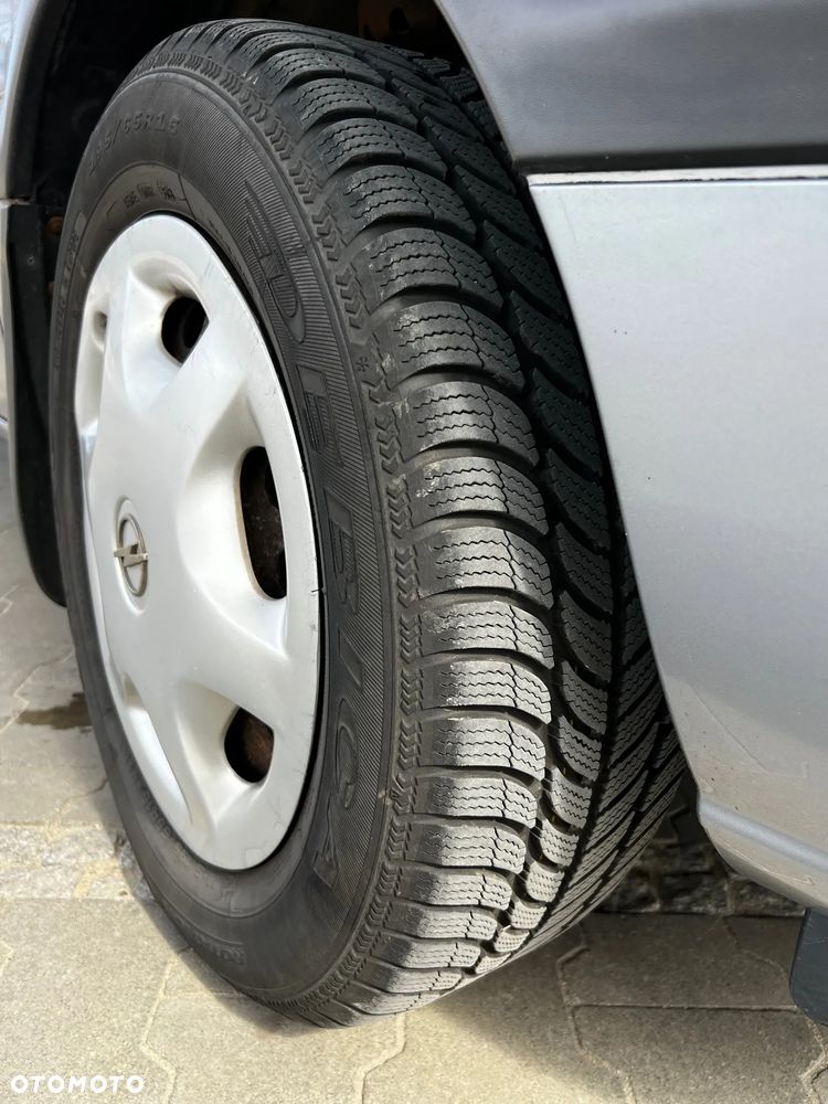 Opel Zafira 1.8 16V Comfort - 9