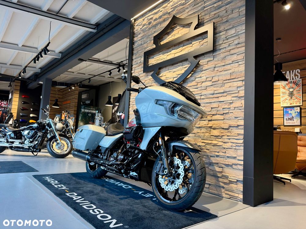 Harley-Davidson Touring Road Glide - 14