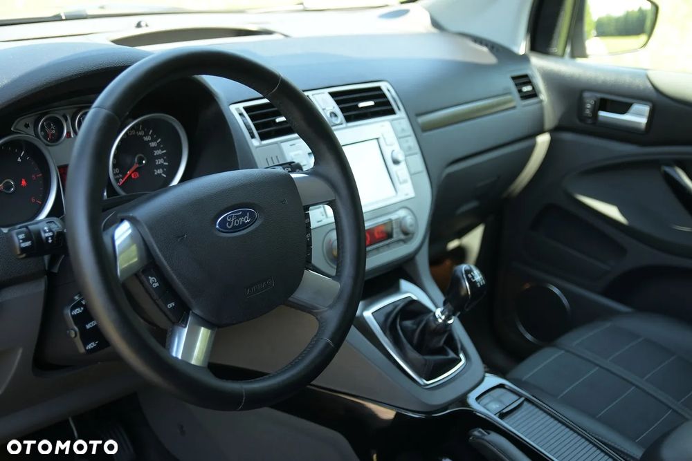 Ford Kuga 2.0 TDCi 4x4 Titanium - 31