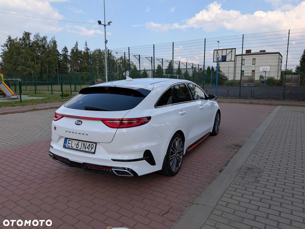 Kia ProCeed - 1