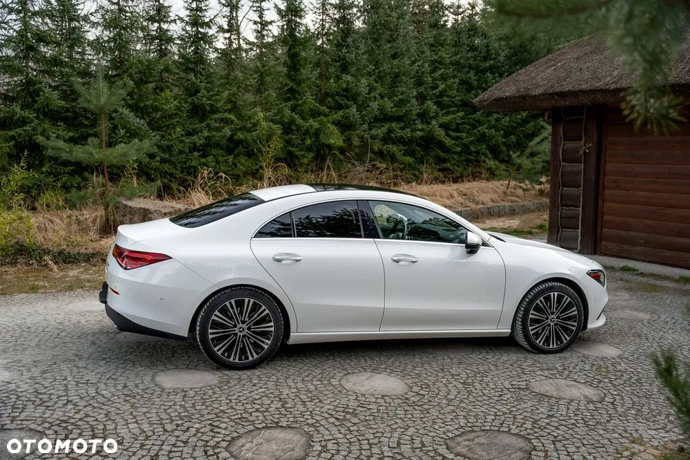 Mercedes-Benz CLA 250 4Matic 7G-DCT - 17