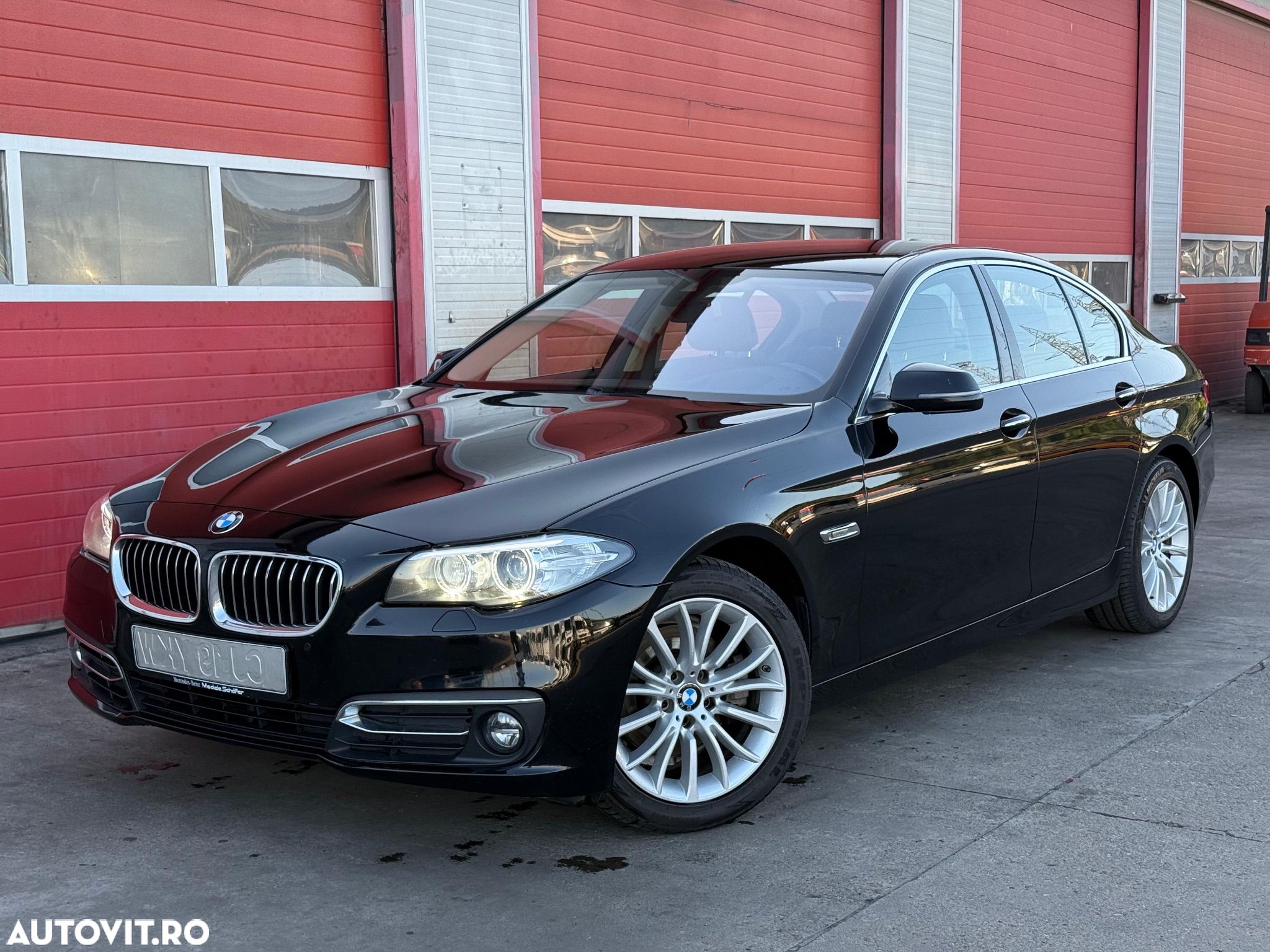 BMW Seria 5 520d xDrive AT - 1