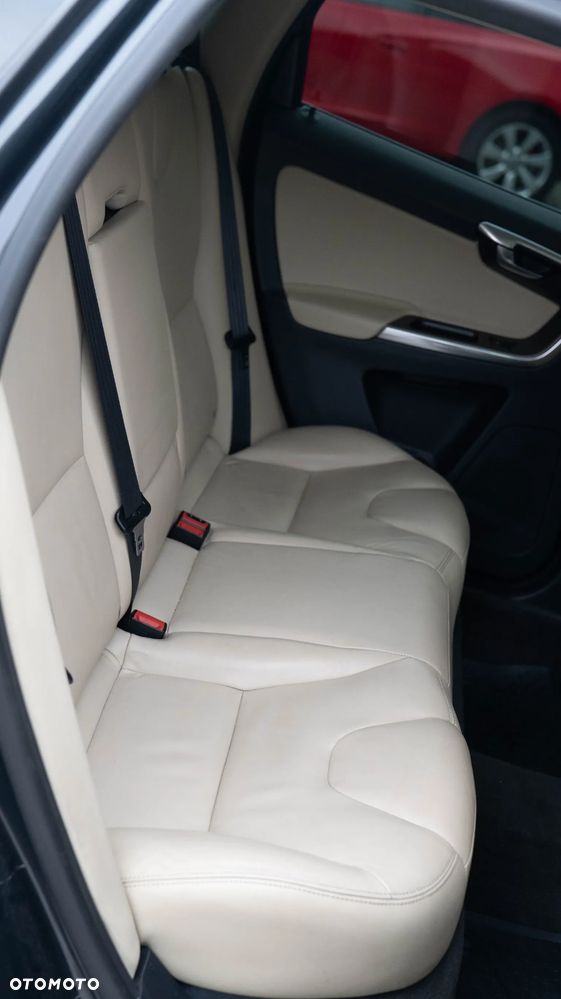 Volvo XC 60 D4 AWD Summum - 11