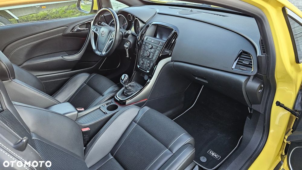 Opel Astra IV GTC OPC - 20