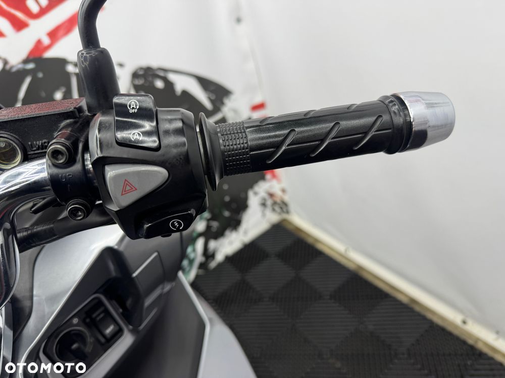 Honda PCX - 23