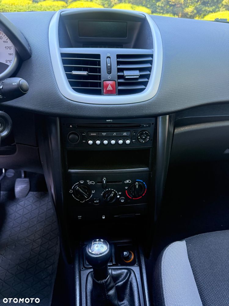 Peugeot 207 1.4 16V Trendy - 9