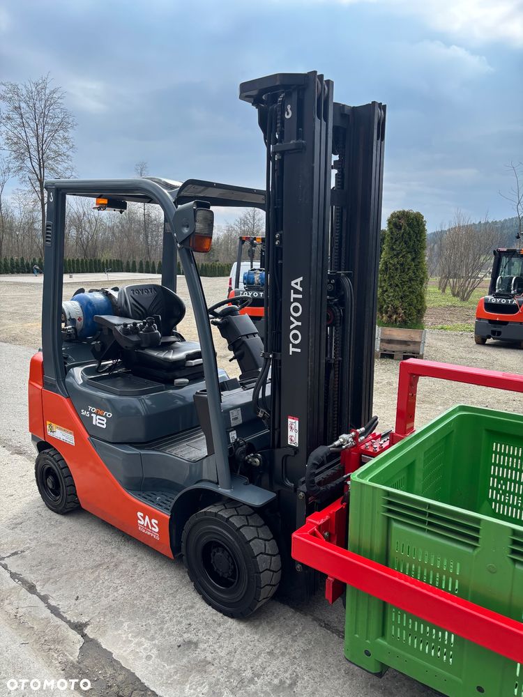 Toyota wózek widłowy 8FGF18 GWARANCJA LPG triplex OBROTNICA 49990 NETTO - 4