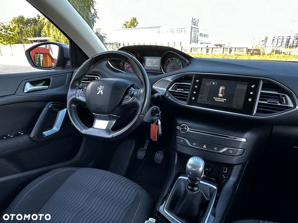 Peugeot 308 125 THP Active - 32