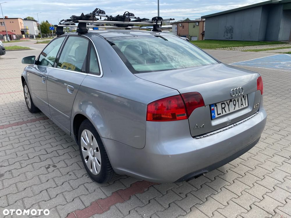 Audi A4 Limousine - 4