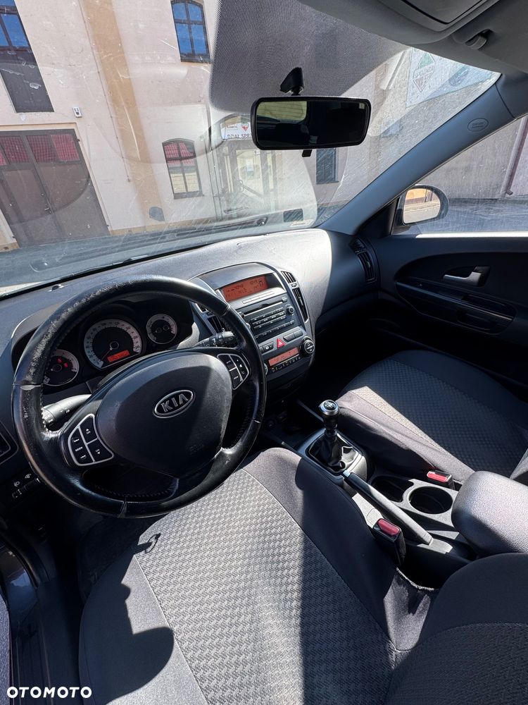 Kia Ceed 1.6 Crdi Comfort + - 5