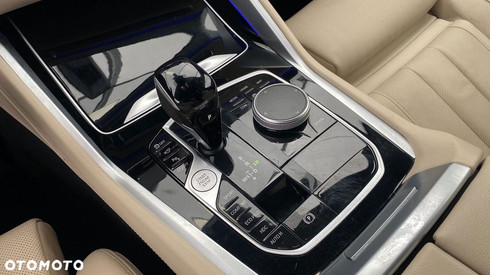 BMW X6 M50i - 19