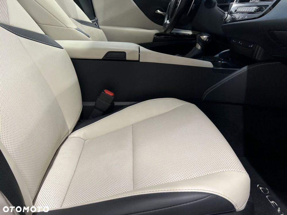 Lexus ES 300h Business Edition - 16