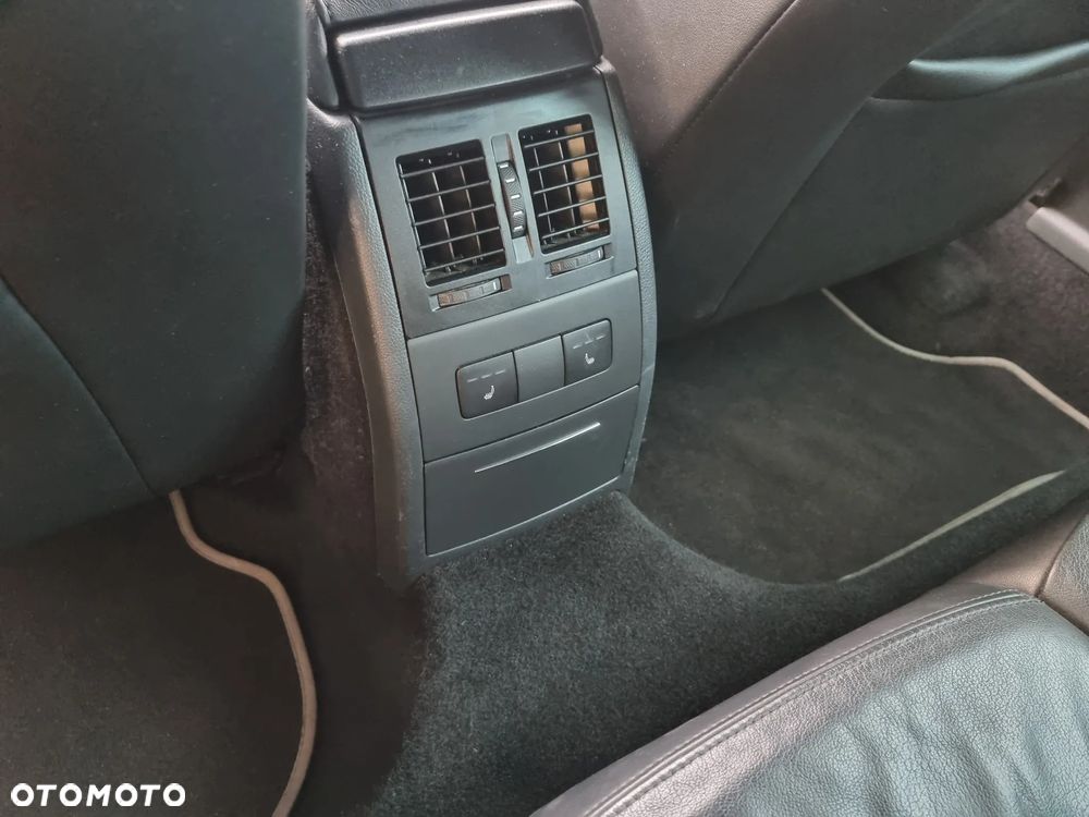 Skoda Octavia 2.0 TDI DPF RS - 16